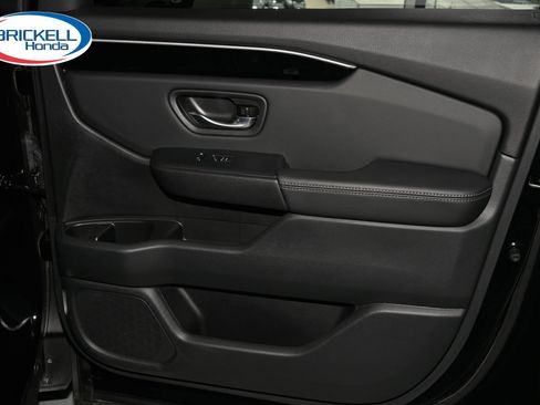 Certified 2025 Honda Pilot EX-L image 17
