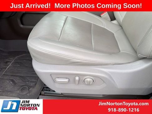 Used 2021 GMC Sierra 2500 SLT w/ SLT Premium Package image 11