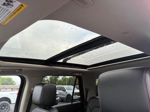 Used 2021 Ford Expedition Platinum image 35