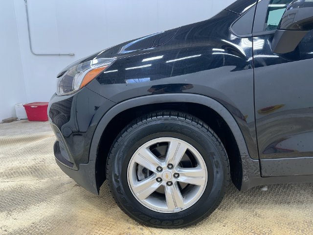Used 2021 Chevrolet Trax LS w/ Tint and Cruise Package FWD image 20