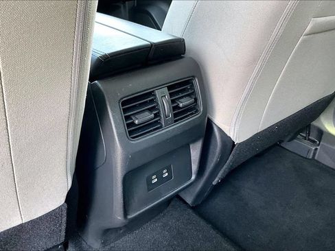 Used 2025 Nissan Rogue SV AWD/4WD image 33