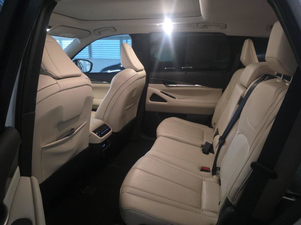 Used 2024 INFINITI QX60 Luxe FWD image 7