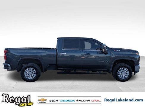 Used 2020 Chevrolet Silverado 2500 LTZ w/ LTZ Plus Package image 3