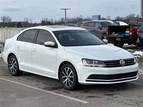 Used 2017 Volkswagen Jetta SE image 22