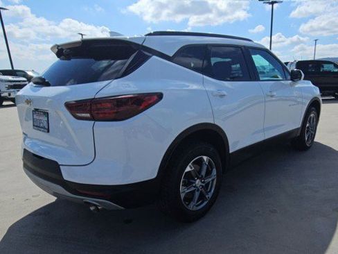 Used 2023 Chevrolet Blazer LT w/ Convenience Package FWD image 8