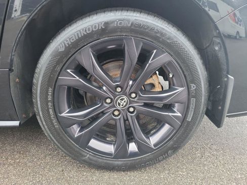 Used 2023 Toyota Sienna XLE image 30