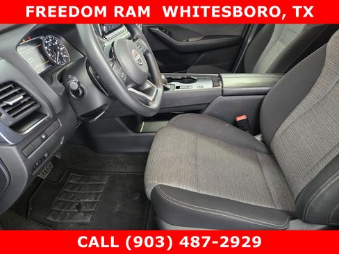 Used 2023 Nissan Rogue SV image 8