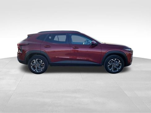 Used 2024 Chevrolet Trax LT w/ Driver Confidence Package image 9