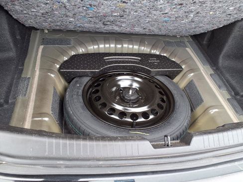 Used 2018 Chevrolet Malibu LT w/ Driver Confidence Package image 30