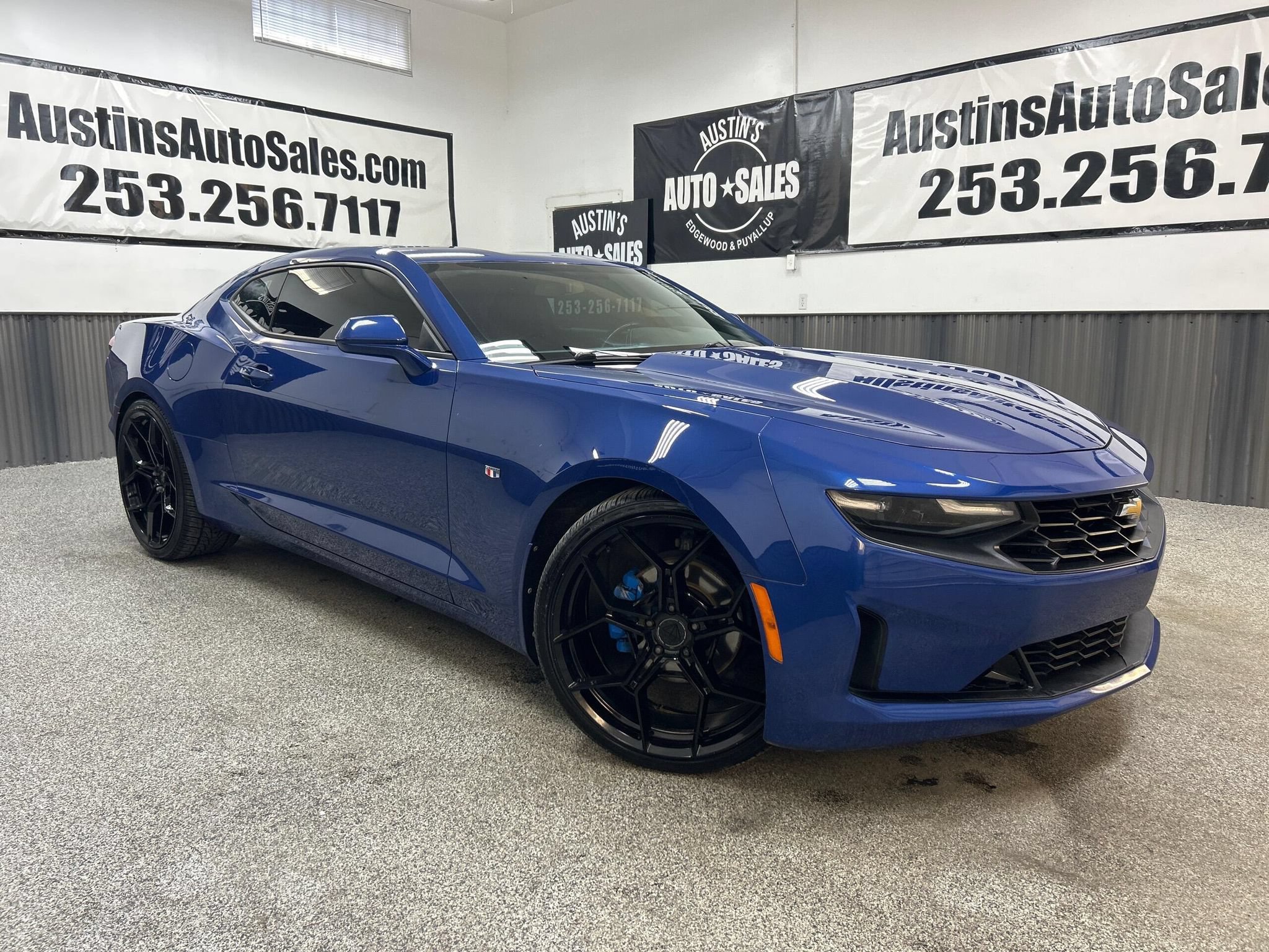 Used 2020 Chevrolet Camaro LS RWD image 1