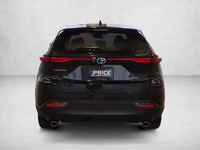 Used 2023 Toyota Venza LE AWD/4WD image 7