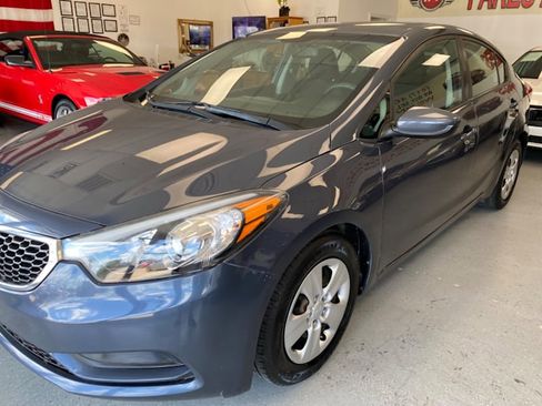 Used 2016 Kia Forte LX image 4