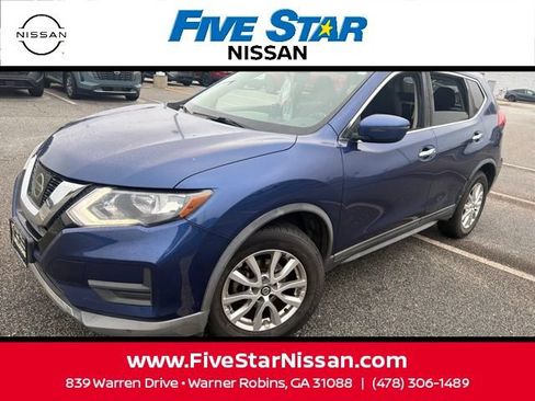 Used 2017 Nissan Rogue SV AWD/4WD image 13