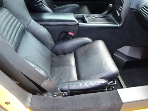 Used 1996 Chevrolet Corvette Coupe RWD image 8