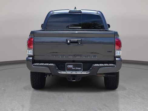 Used 2021 Toyota Tacoma TRD Off-Road w/ Technology Package AWD/4WD image 7
