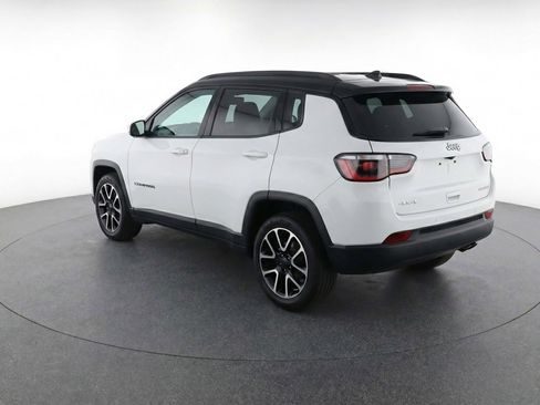 Used 2025 Jeep Compass Limited AWD/4WD image 5