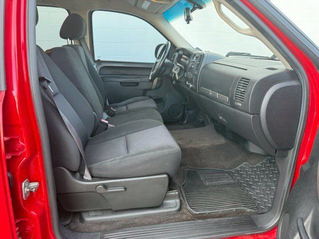 Used 2011 Chevrolet Silverado 2500 LT w/ Interior Plus Package AWD/4WD image 22