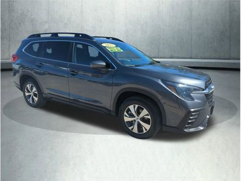 Used 2025 Subaru Ascent Premium AWD/4WD image 8