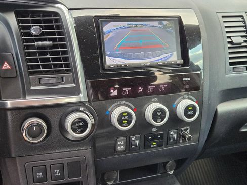 Used 2018 Toyota Sequoia TRD Sport AWD/4WD image 28