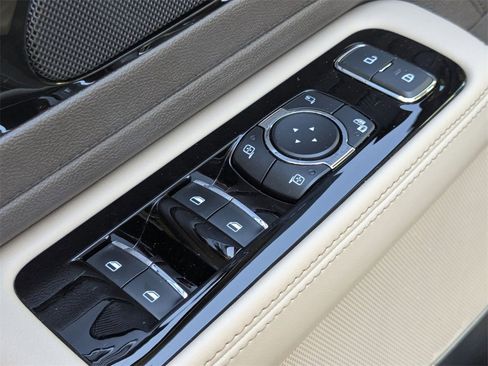 Used 2024 Lincoln Aviator AWD w/ Premium Package image 15