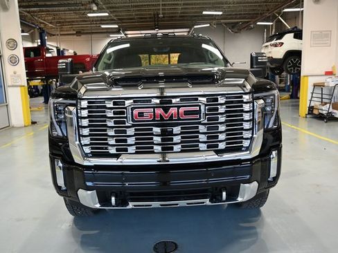 New 2026 GMC Sierra 2500 Denali w/ Denali Reserve Package image 2