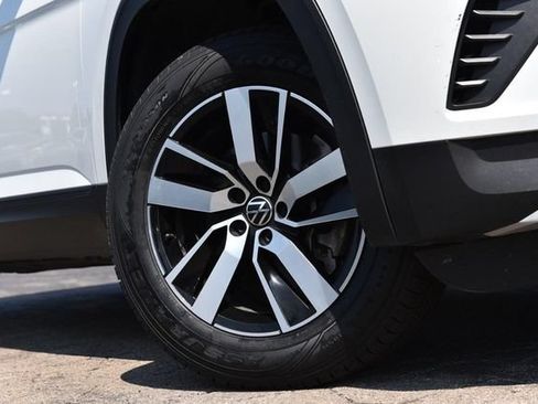 Used 2023 Volkswagen Atlas SE FWD image 3