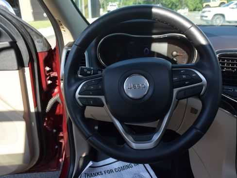 Used 2021 Jeep Grand Cherokee Limited image 17