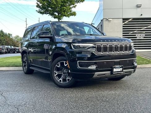 Used 2023 Jeep Wagoneer Series III w/ Convenience Group I AWD/4WD image 1