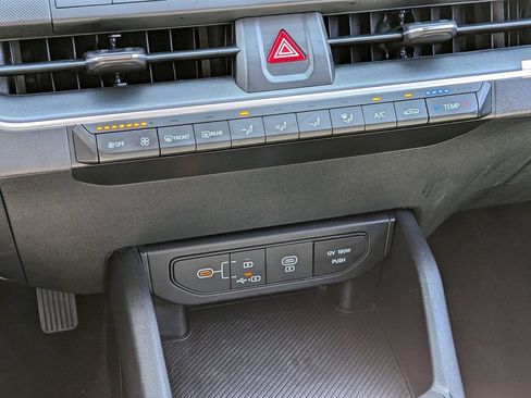 Used 2025 Kia K4 FWD image 19