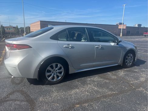 Used 2024 Toyota Corolla LE FWD image 11
