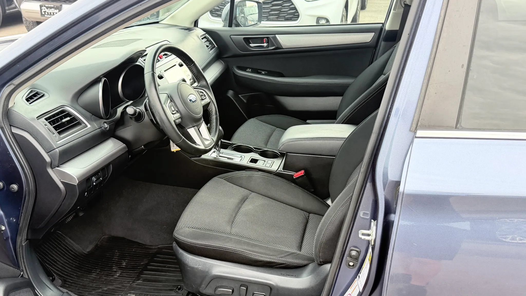 Used 2017 Subaru Outback 2.5i Premium w/ Popular Package #2 AWD/4WD image 13