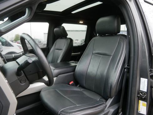 Used 2018 Ford F150 Lariat w/ Equipment Group 502A Luxury AWD/4WD image 8