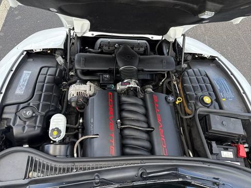 Used 2004 Chevrolet Corvette Convertible w/ Preferred Equipment Group RWD image 26