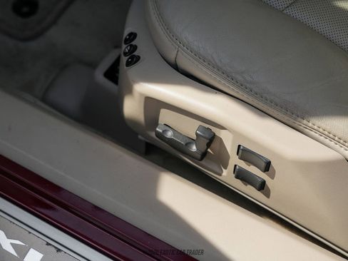 Used 2006 Cadillac XLR RWD image 30