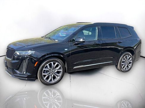 Used 2021 Cadillac XT6 Sport AWD/4WD image 2