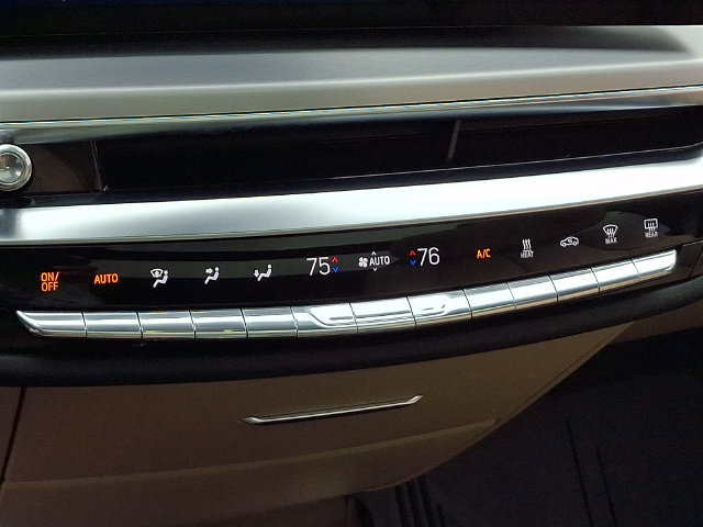 Used 2026 Cadillac Lyriq Signature Luxury w/ Nappa Leather Package AWD/4WD image 15