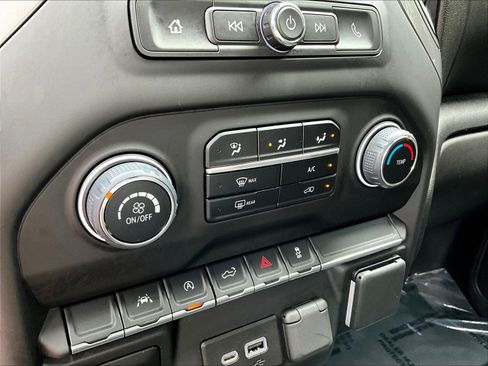 Used 2022 Chevrolet Silverado 1500 Custom AWD/4WD image 16