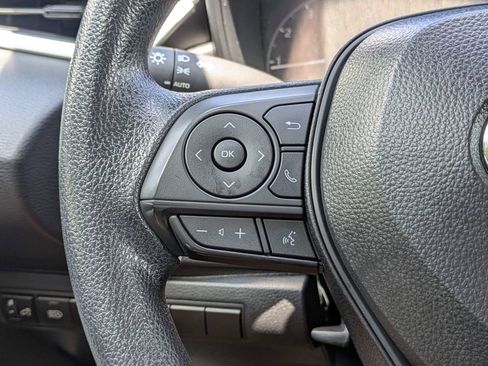 Used 2025 Toyota Corolla LE FWD image 22