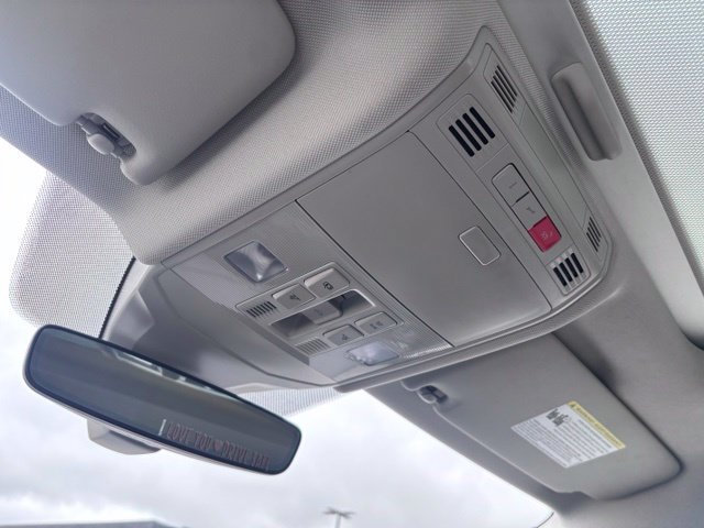 Used 2024 Volkswagen Jetta SE w/ Panoramic Sunroof Package FWD image 35
