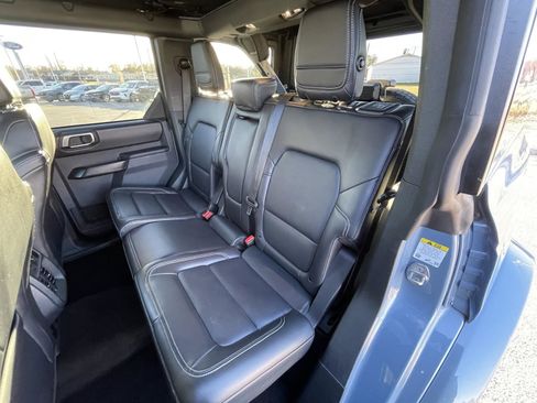 Used 2025 Ford Bronco Outer Banks image 36