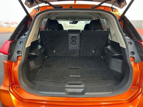 Used 2020 Nissan Rogue SV image 24