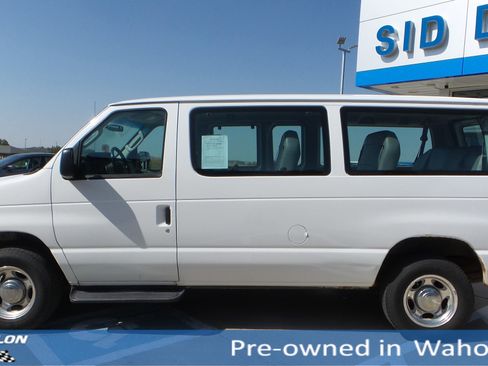 Used 2011 Ford E-350 and Econoline 350 XL image 2