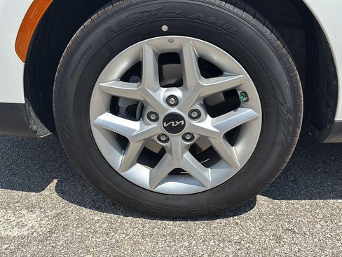 Used 2025 Kia Soul LX FWD image 28