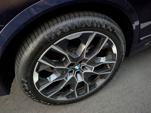 Used 2024 BMW X7 xDrive40i w/ M Sport Package image 8