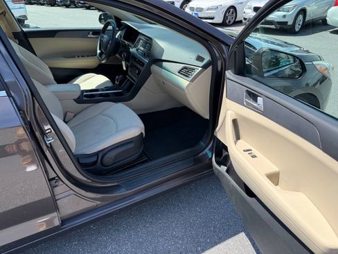 Used 2017 Hyundai Sonata SE FWD image 10