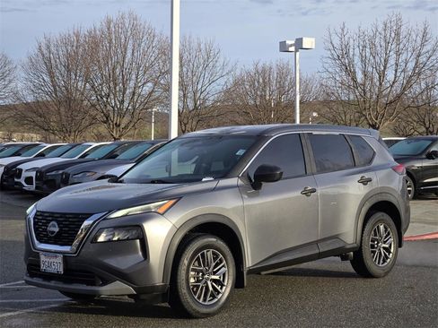 Used 2023 Nissan Rogue S image 8