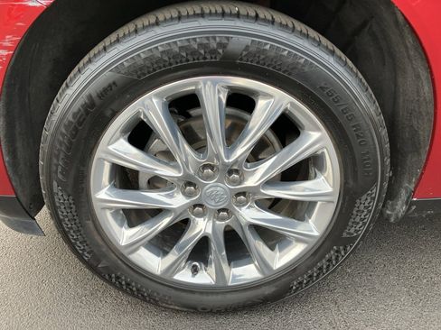 Used 2019 Buick Enclave Essence image 12