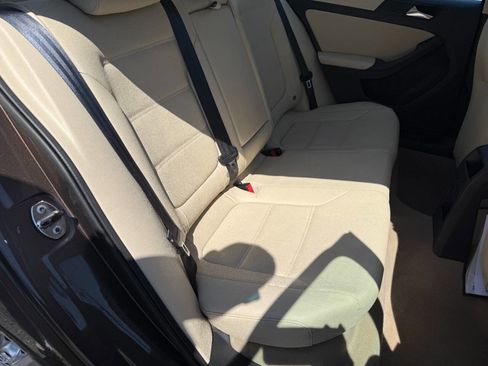 Used 2011 Volkswagen Jetta SE image 26