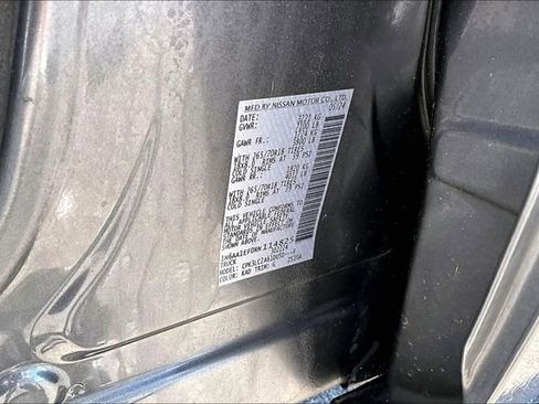 Used 2024 Nissan Titan SV w/ SV Convenience Package image 12