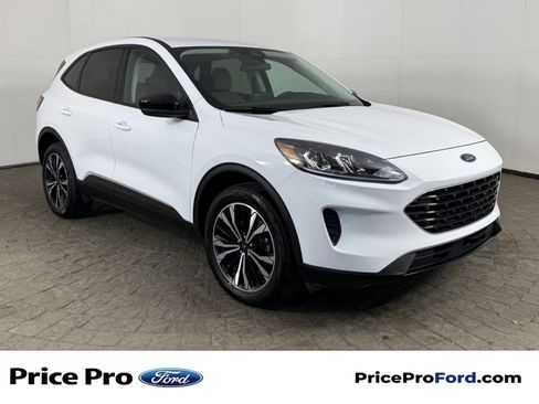 Used 2021 Ford Escape SE w/ SE Sport Appearance Package AWD/4WD image 1